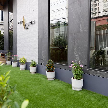 Pure Eleven Hotel Bangkok Makkasan Extérieur photo