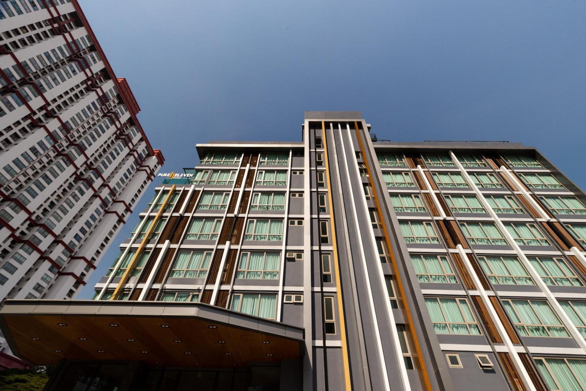 Pure Eleven Hotel Bangkok Makkasan Extérieur photo