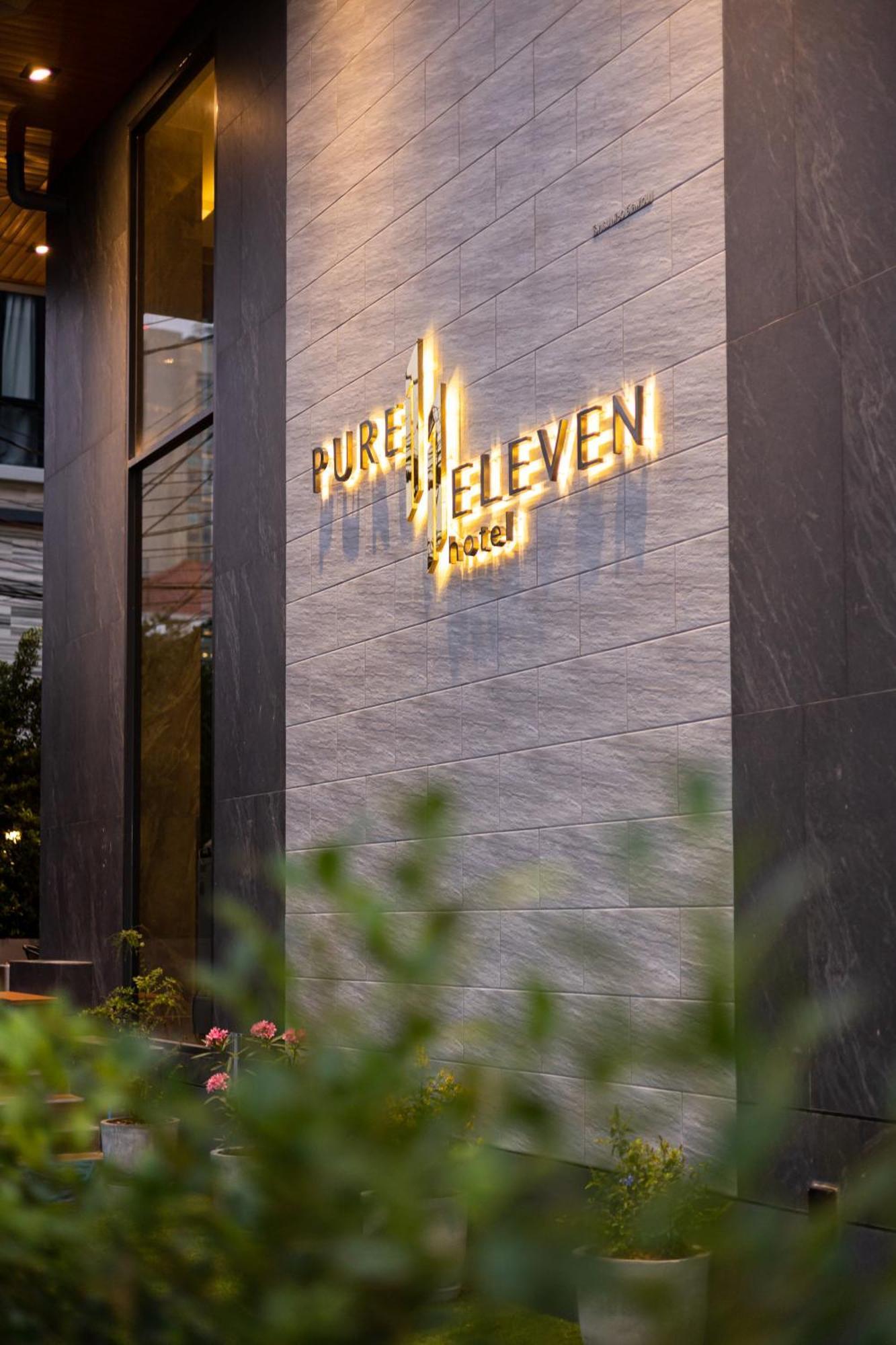 Pure Eleven Hotel Bangkok Makkasan Extérieur photo