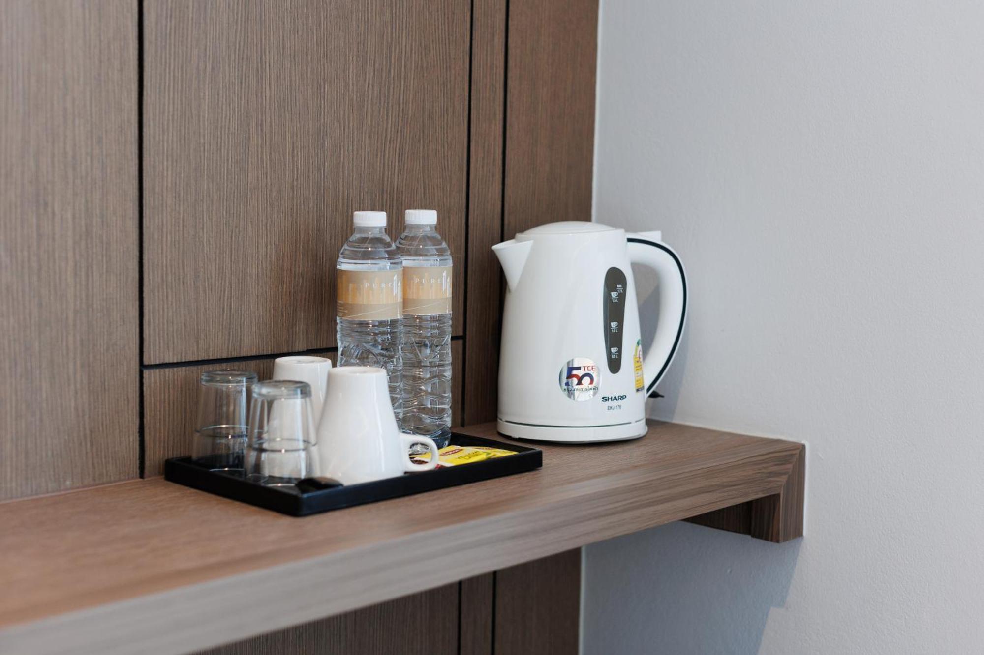 Pure Eleven Hotel Bangkok Makkasan Extérieur photo
